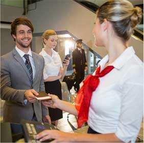 酒店業(yè) Focus on customs, government agents, reception desk, medical related, financial sectors or customer service front desk.
